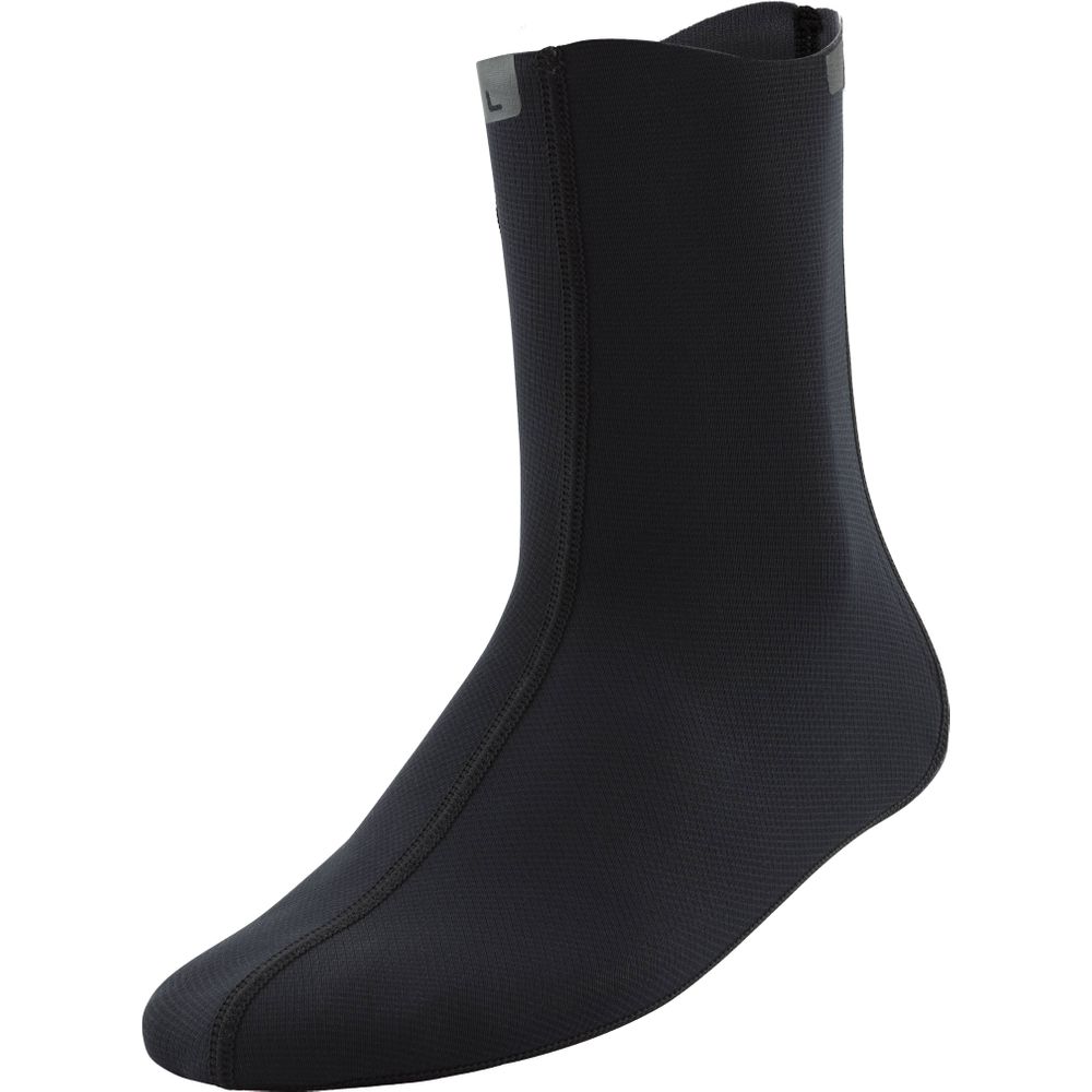 The NRS Hydroskin 0.5mm Socks boast a sleek, seamless black neoprene core, ideal for cyclists with their high ankle cut ensuring both style and functionality.