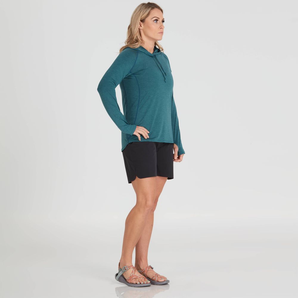 Featuring the H2Core Silkweight Hoodie - W's women's sun wear, women's swim wear, women's thermal layering manufactured by NRS shown here from a tenth angle.