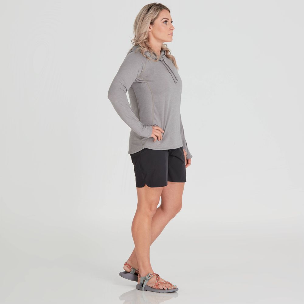 Featuring the H2Core Silkweight Hoodie - W's women's sun wear, women's swim wear, women's thermal layering manufactured by NRS shown here from a fifth angle.