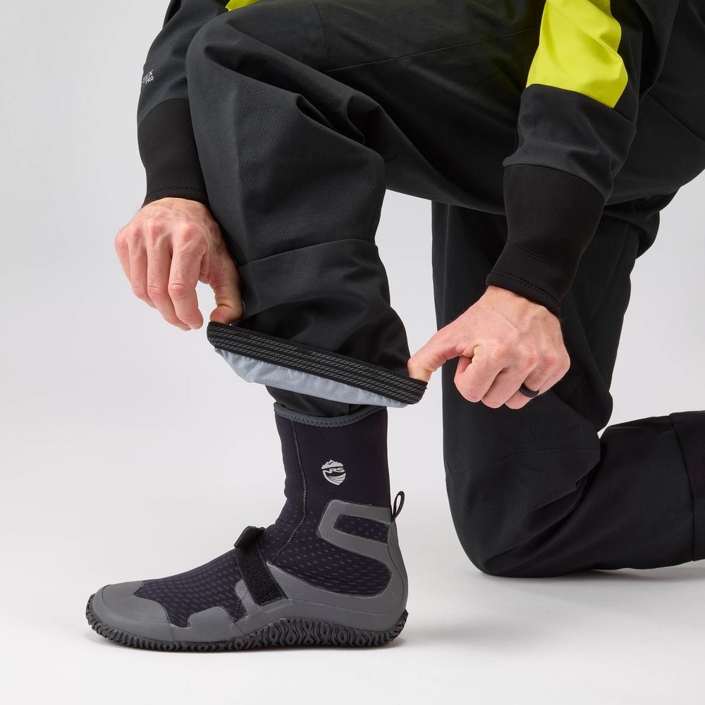 NRS Axiom (GORE-TEX Pro) Drysuit - Men's - 4Corners Riversports