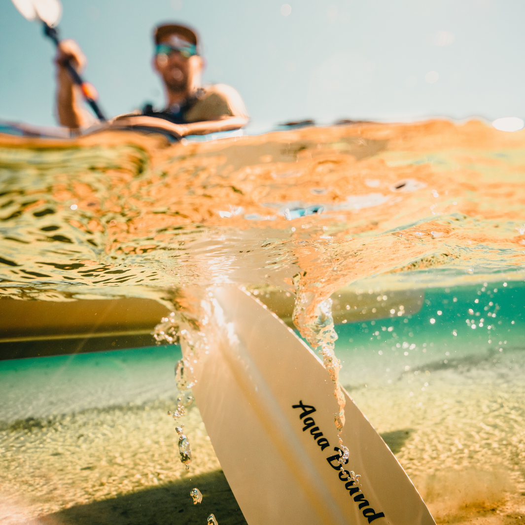 Featuring the Sting Ray Hybrid 2-Piece Kayak Paddle fishing kayak paddle, fishing paddle, touring / rec paddle manufactured by AquaBound shown here from a sixth angle.