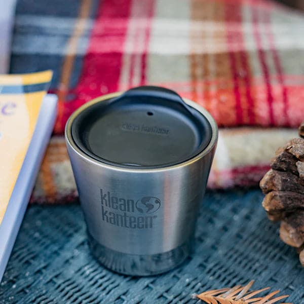 Featuring the Tumbler Lid camp cup, coffee mug, kitchen, lid manufactured by Klean Kanteen shown here from a third angle.